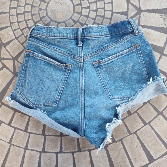Abercrombie & Fitch High Rise Mom Shorts Size 29 Distressed Raw Hem Curve Love - Picture 4 of 6